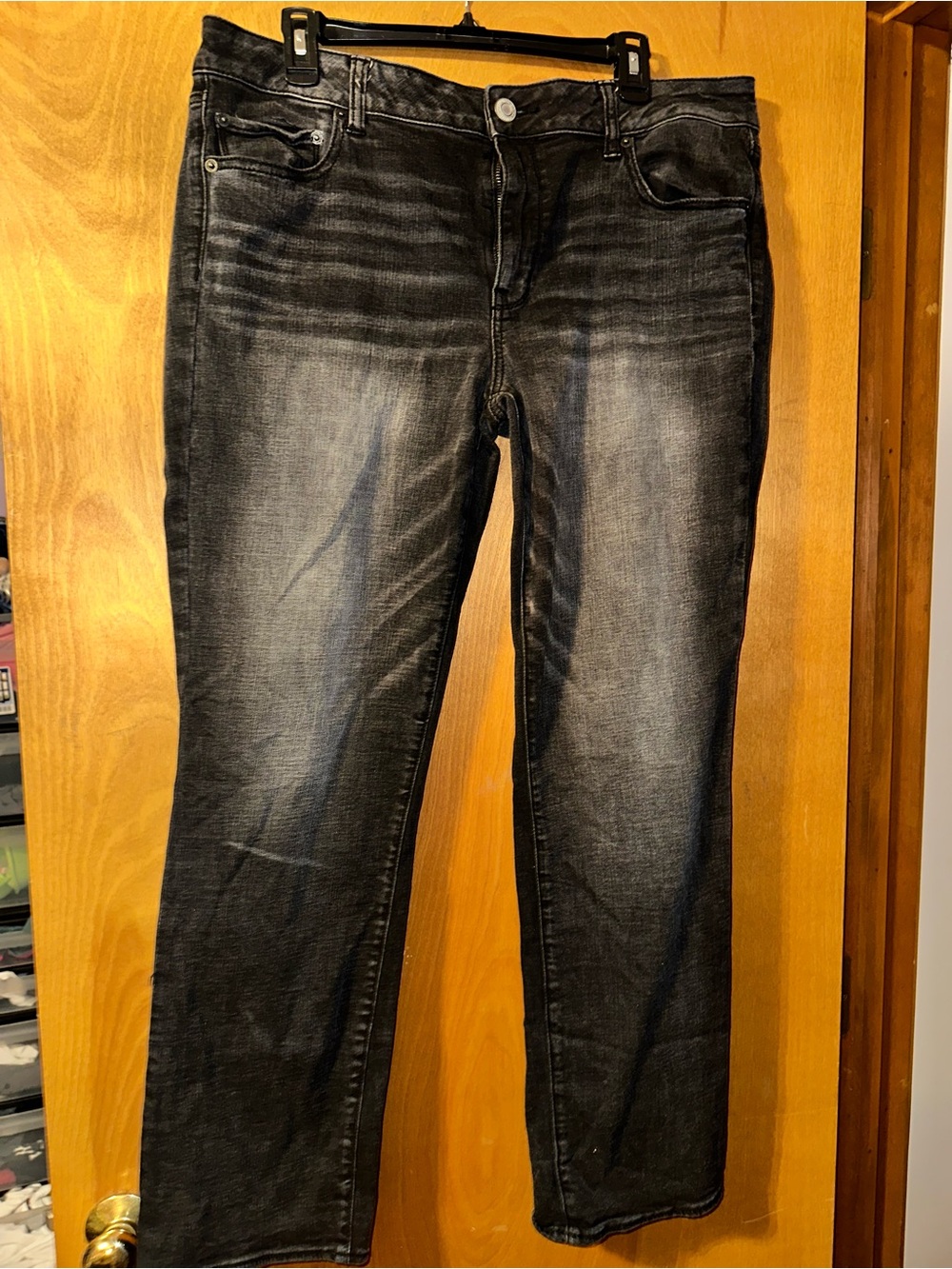 American Eagle Women's Plus Black Wash Straight Leg Jeans